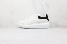 Carregar imagem no visualizador da galeria, Alexander Mcqueen Oversized Ivory Black