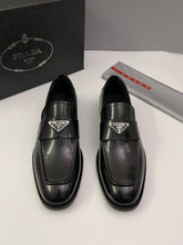 Carregar imagem no visualizador da galeria, Sapato Prada Black