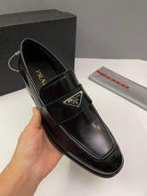 Carregar imagem no visualizador da galeria, Sapato Prada Black