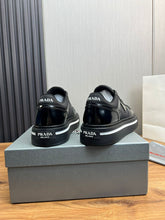 Carregar imagem no visualizador da galeria, Prada Downtown Leather Sneakers Black