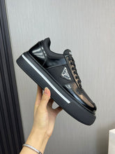 Carregar imagem no visualizador da galeria, Prada Downtown Leather Sneakers Black