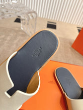Carregar imagem no visualizador da galeria, Hermes Izmir Sandal Blanc de Paris