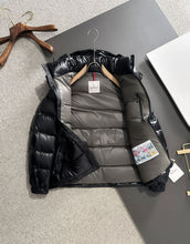 Carregar imagem no visualizador da galeria, Moncler Jaqueta Maya