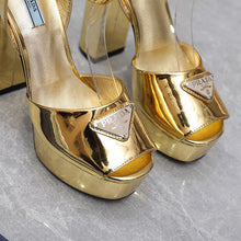 Carregar imagem no visualizador da galeria, Prada Leather Sandal with Platform Gold