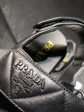Carregar imagem no visualizador da galeria, Sandália Prada Flatform Em Couro Napa Preto