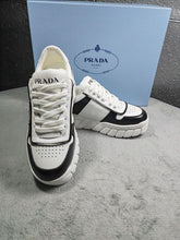 Carregar imagem no visualizador da galeria, Prada Downtown