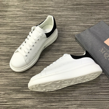 Carregar imagem no visualizador da galeria, Tênis Alexander McQueen White/Camurça Black