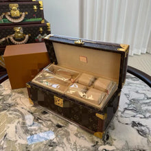 Carregar imagem no visualizador da galeria, Bau Cofre Tresor 24 Louis Vuitton