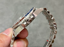 Carregar imagem no visualizador da galeria, Rolex GMT-Master II 'Pepsi' Pulseira Jubilee aço inoxidável mostrador preto "Super C" (Cópia)