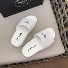 Carregar imagem no visualizador da galeria, Prada Padded Slides White Nappa Leather
