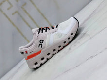 Carregar imagem no visualizador da galeria, On Cloudrunner 2 White