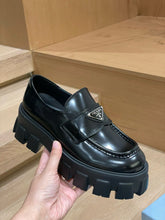 Carregar imagem no visualizador da galeria, Prada Brushed Leather Monolith Loafers