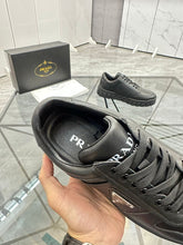 Carregar imagem no visualizador da galeria, Prada Leather Black