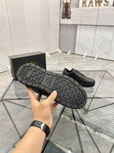 Carregar imagem no visualizador da galeria, Prada Leather Black