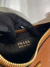 Carregar imagem no visualizador da galeria, Prada Arqué Leather Brandy