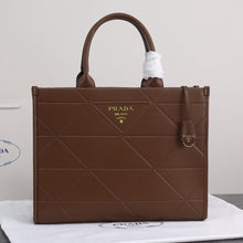 Carregar imagem no visualizador da galeria, Prada Symbole Brown