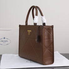 Carregar imagem no visualizador da galeria, Prada Symbole Brown