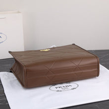 Carregar imagem no visualizador da galeria, Prada Symbole Brown