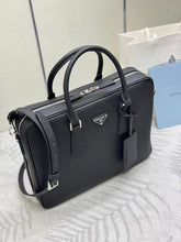 Carregar imagem no visualizador da galeria, Prada Saffiano Leather Briefcase Black