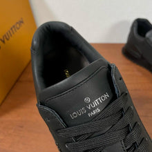 Carregar imagem no visualizador da galeria, Louis Vuitton Run Away Sneaker