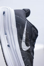 Carregar imagem no visualizador da galeria, Nike Vomero Premium