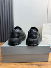 Carregar imagem no visualizador da galeria, Prada Leather Sneaker Black