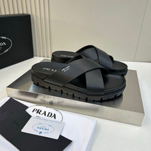 Carregar imagem no visualizador da galeria, Chinelo Prada Crisscross Rubber Slides .