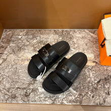 Carregar imagem no visualizador da galeria, Sandália Hermès Jackson em Couro Preto .