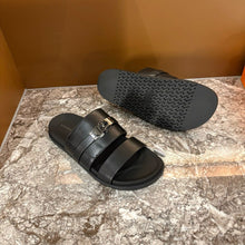 Carregar imagem no visualizador da galeria, Sandália Hermès Jackson em Couro Preto .