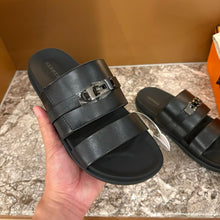 Carregar imagem no visualizador da galeria, Sandália Hermès Jackson em Couro Preto .