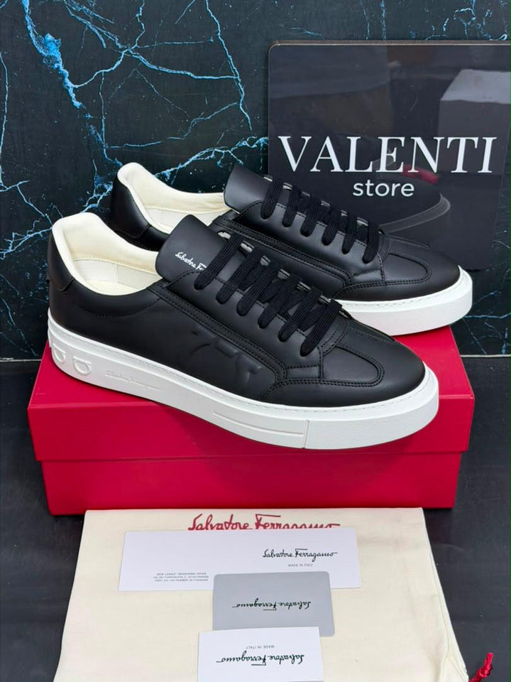 Tênis Ferragamo Preto/Branco