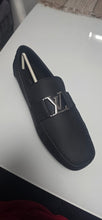 Cargar imagen en el visor de la galería, Zapato Mocasín Louis Vuitton Negro/Dorado