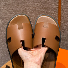 Carregar imagem no visualizador da galeria, Sandália "Izmir" hermes black Marrom