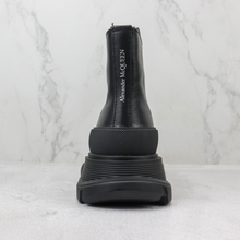 Carregar imagem no visualizador da galeria, Alexander McQueen Ankle boot Tread Slick com zíper