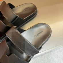 Carregar imagem no visualizador da galeria, Sandália "Chypre " Hermès Preta Caviar