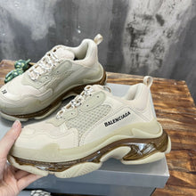 Carregar imagem no visualizador da galeria, Balenciaga Triple S Off white Sola transparente