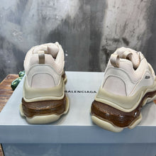 Carregar imagem no visualizador da galeria, Balenciaga Triple S Off white Sola transparente