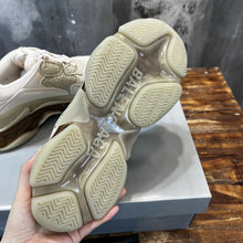 Carregar imagem no visualizador da galeria, Balenciaga Triple S Off white Sola transparente