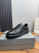 Carregar imagem no visualizador da galeria, Prada Downtown