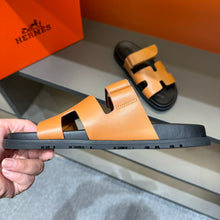 Carregar imagem no visualizador da galeria, Sandália "Chypre " Hermès Marrom