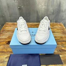 Carregar imagem no visualizador da galeria, Prada Downtown Low Top Sneakers Leather White White Black