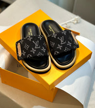 Carregar imagem no visualizador da galeria, Chinelo Flatform Pool Pillow Black