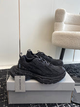 Carregar imagem no visualizador da galeria, Balenciaga 3XL Black Rhinestones