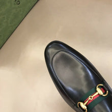 Carregar imagem no visualizador da galeria, Gucci Princetown Slipper GG