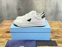 Carregar imagem no visualizador da galeria, Prada Downtown Low Top Sneakers Leather White White Black