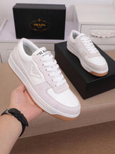 Carregar imagem no visualizador da galeria, Prada Leather Sneakers