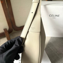 Carregar imagem no visualizador da galeria, Celine Heloïse Cuir Triomphe Off White