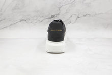 Carregar imagem no visualizador da galeria, Alexander Mcqueen Oversized Black White Sole