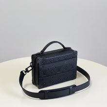Cargar imagen en el visor de la galería, BOLSO LV Soft Trunk