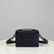 Cargar imagen en el visor de la galería, BOLSO LV Soft Trunk